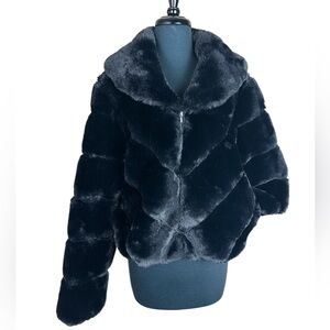 Sophia Vergara faux fur jacket